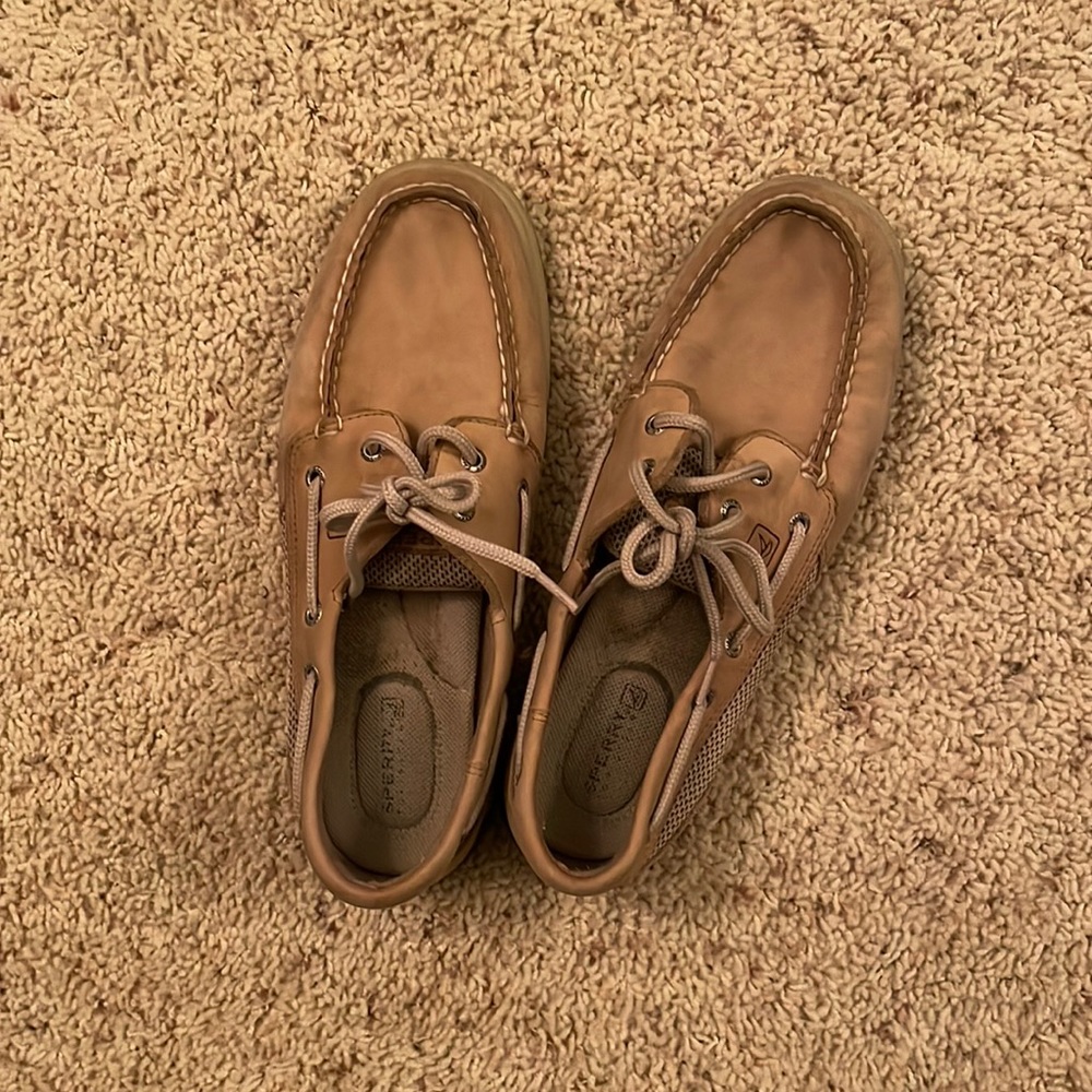 Sperries size 7